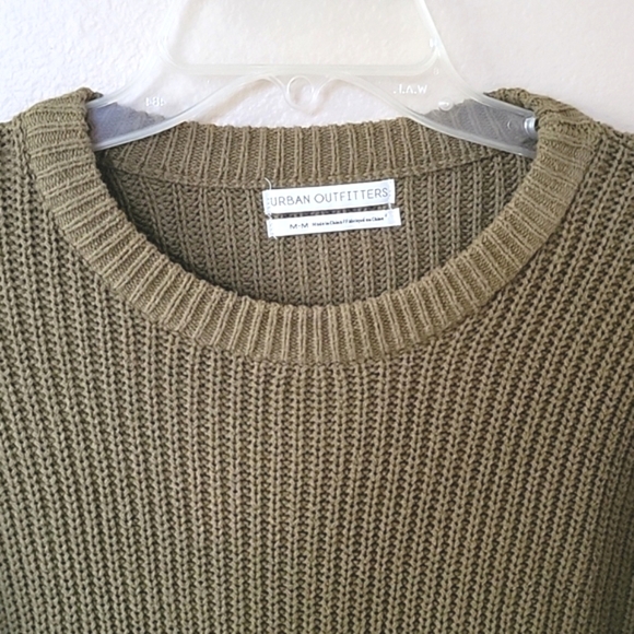 Urban Outfitters Womens Olive Green Cropped Knit Crew Neck Sweater - Size M - Picture 2 of 7